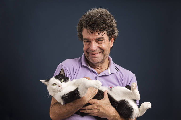 JORNAL FOLHA DE SÃO PAULO FAZ ENTREVISTA COM O JORNALISTA ANDERSON  FRANÇA